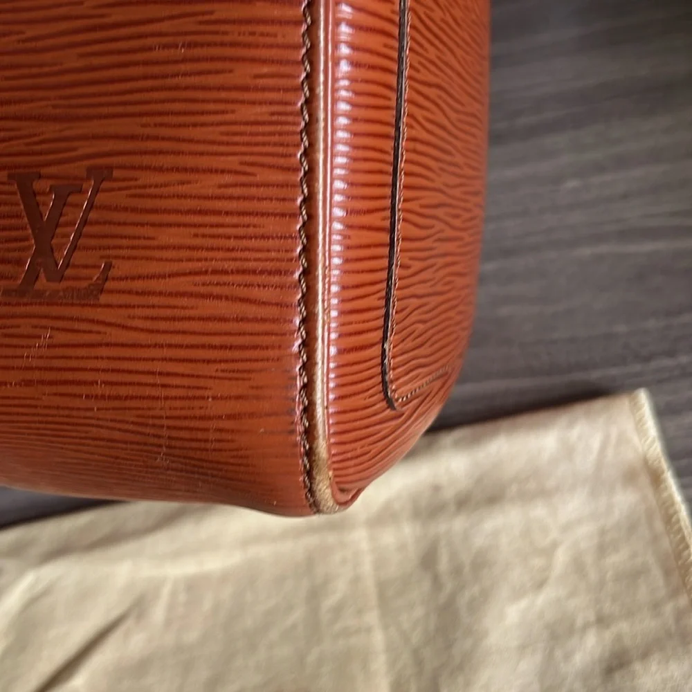 Louis Vuitton Epi Speedy 30 Brown - Picture 8 of 13